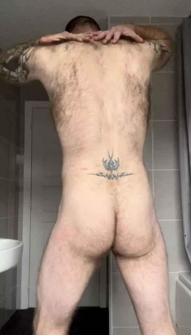 It’s not quite hump day but here is s my butt anyway 🍑