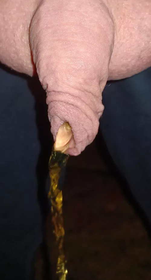 It's raining 🌧 golden showers