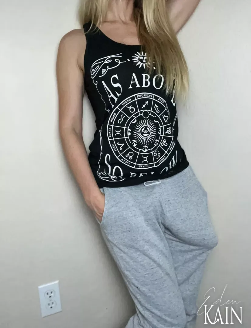 It's true what they say about grey sweatpants...