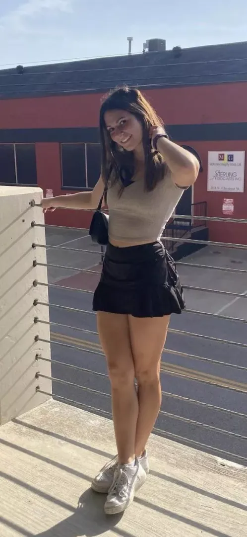 IUTR-do you like this girl