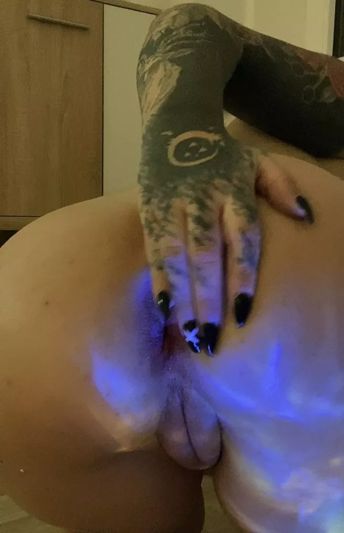 I’ve been touching myself all day while thinking about my tight ass being filled