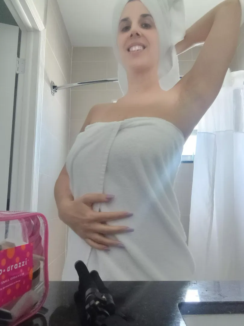 Jewish babe after shower