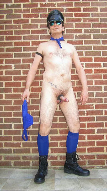 JOCK OFF TIME WHILE I WAIT FOR A RIDE HOME