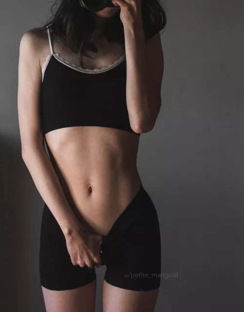 Just a gym-loving, teeny tiny Asian girl 😘