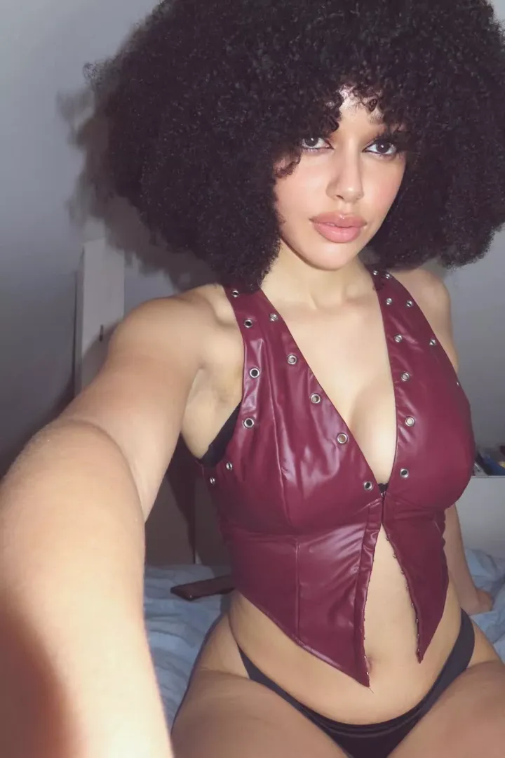 Just a hot black chick selfie