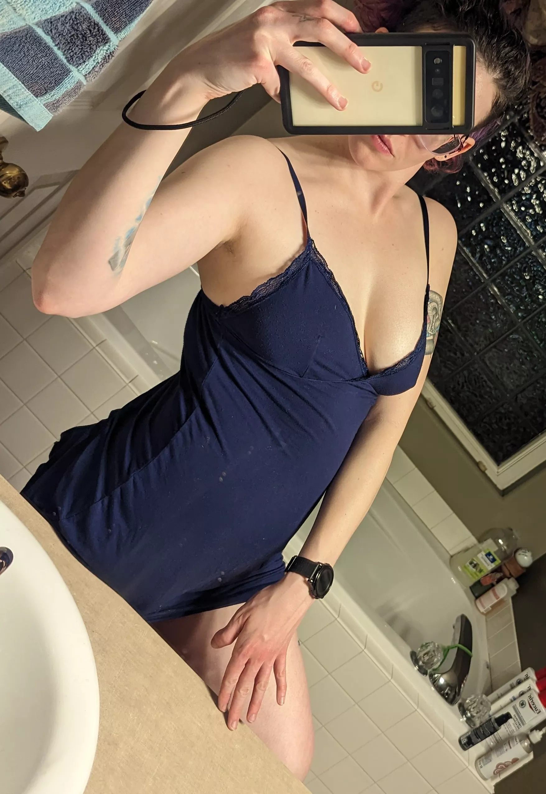 Just a lil bathroom selfie... Hopefully this is the right place for it