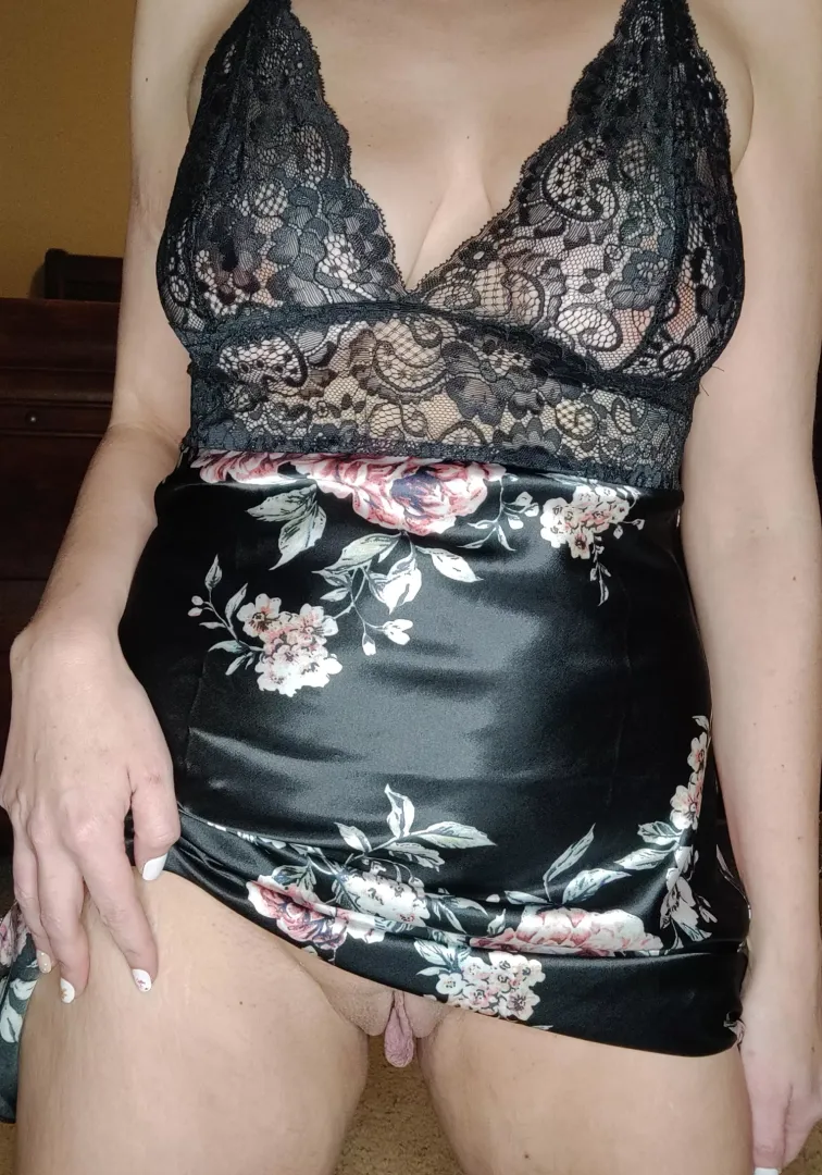 Just a little peek for you 💋