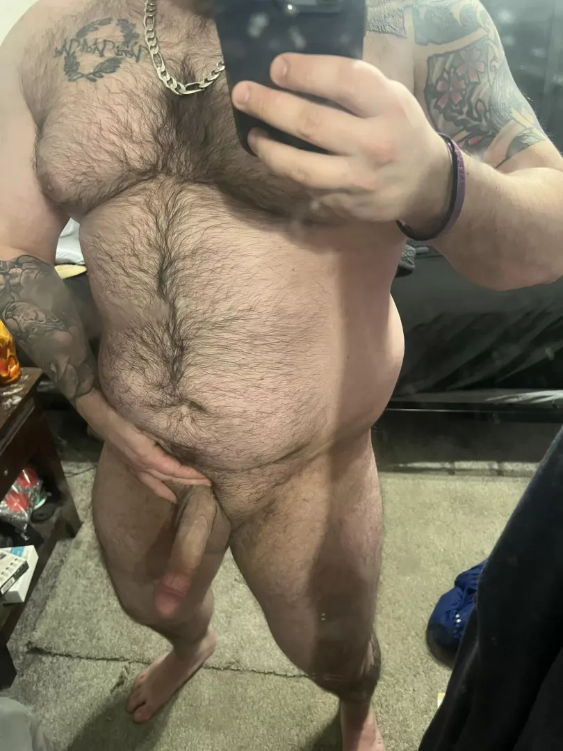 Just a low quality mirror nude