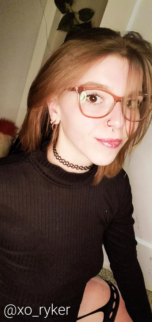 just a pretty face 🤭