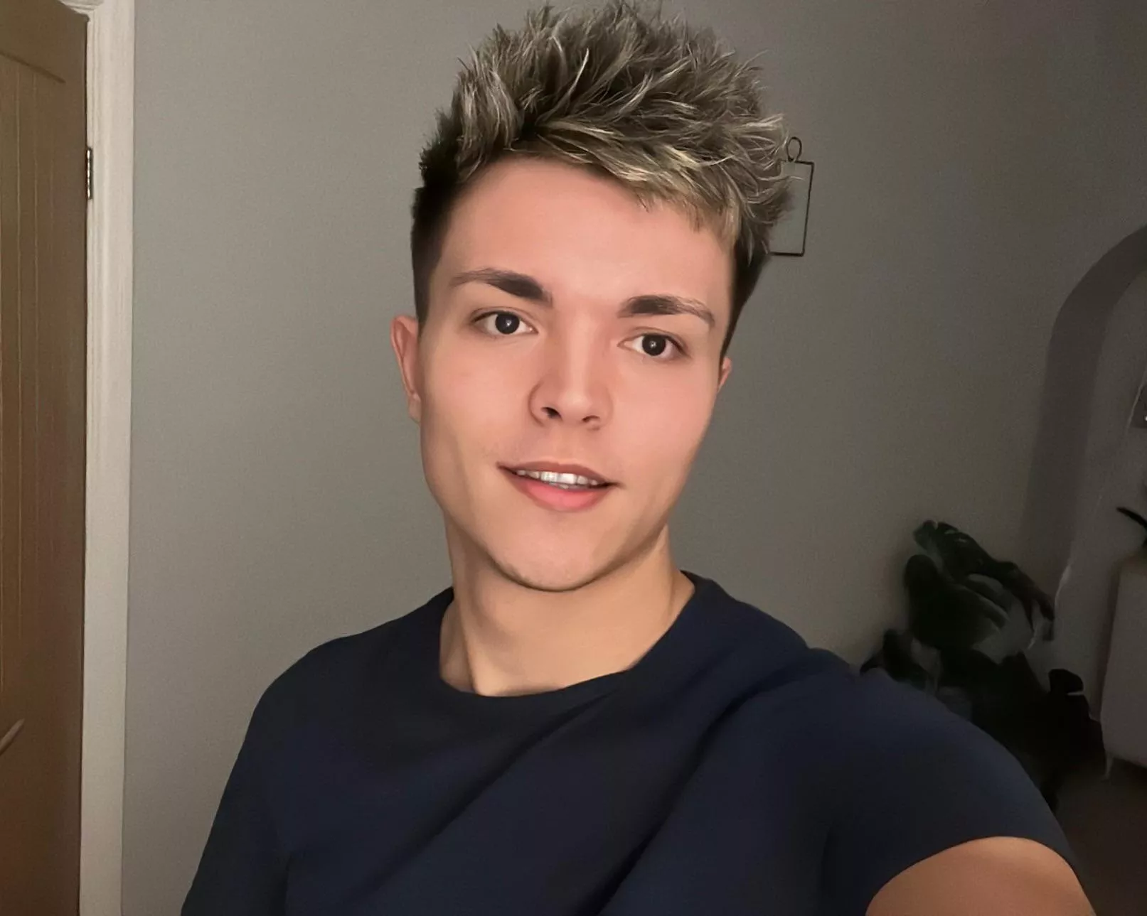 Just a selfie I thought looked cute 😄