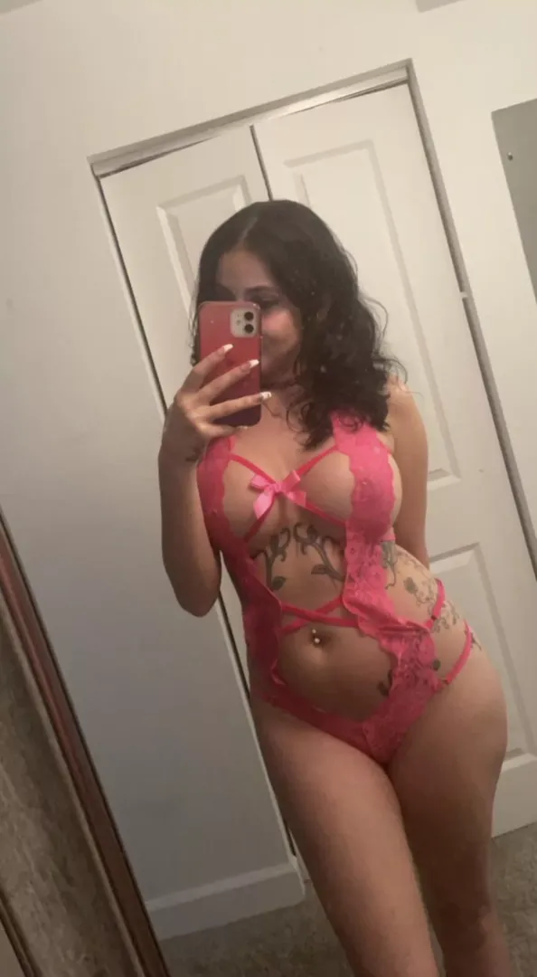 Just a super slut who needs help..😏