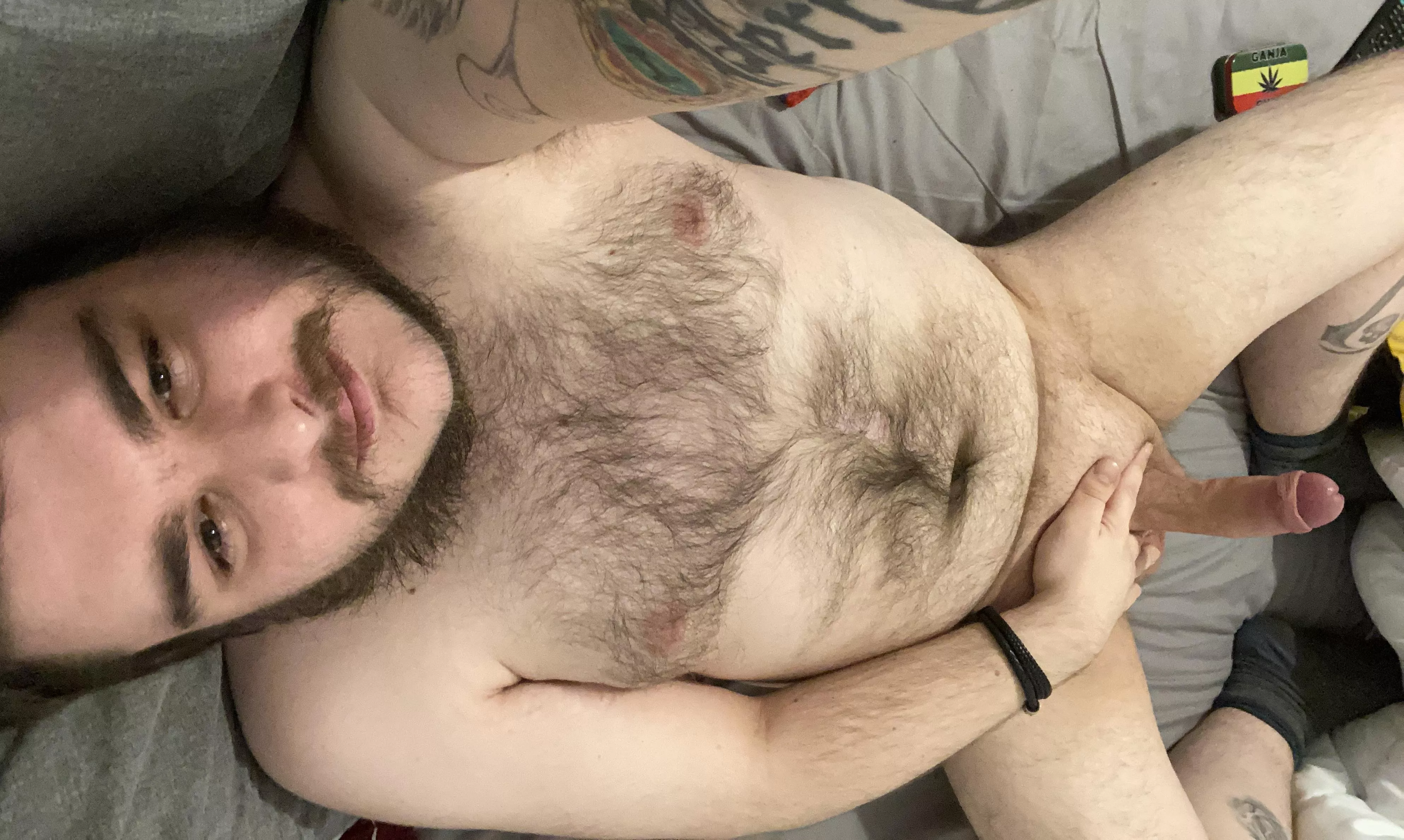 Just a thicc ugly dude looking for a thicc lady