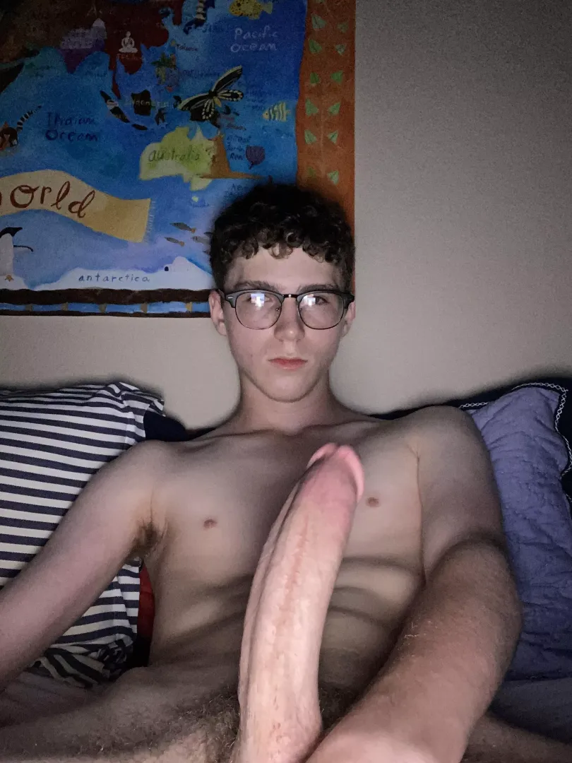 Just another 6’3 hung dude