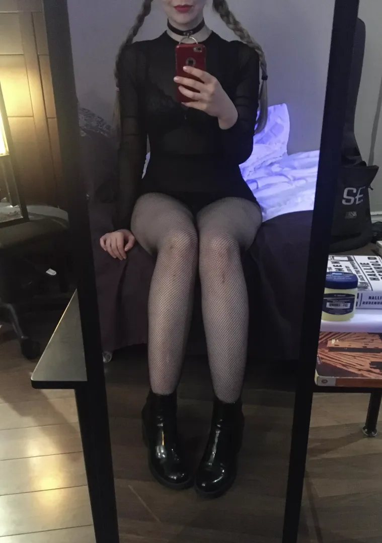 Just call me Thursday Addams🤷🏼‍♀️