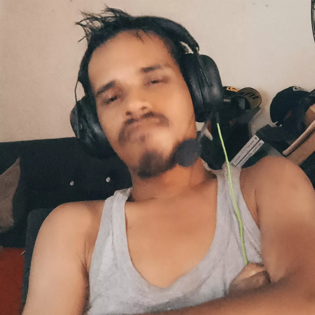 Just got a new gaming headset, feels awesome.