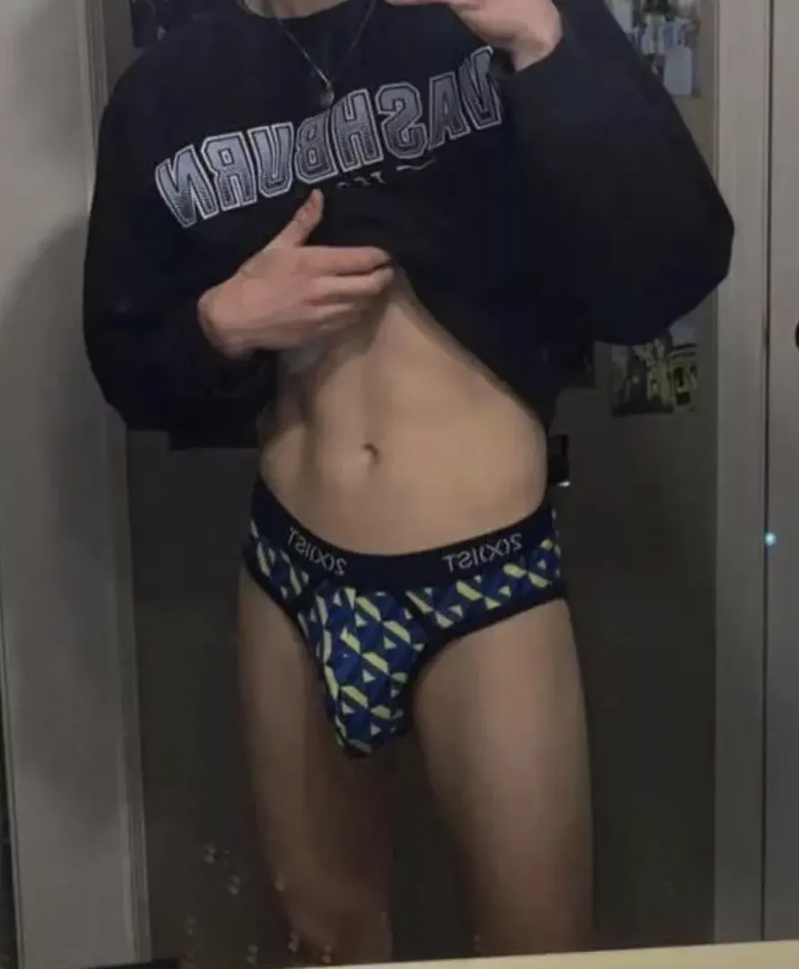 Just hanging. DM me.