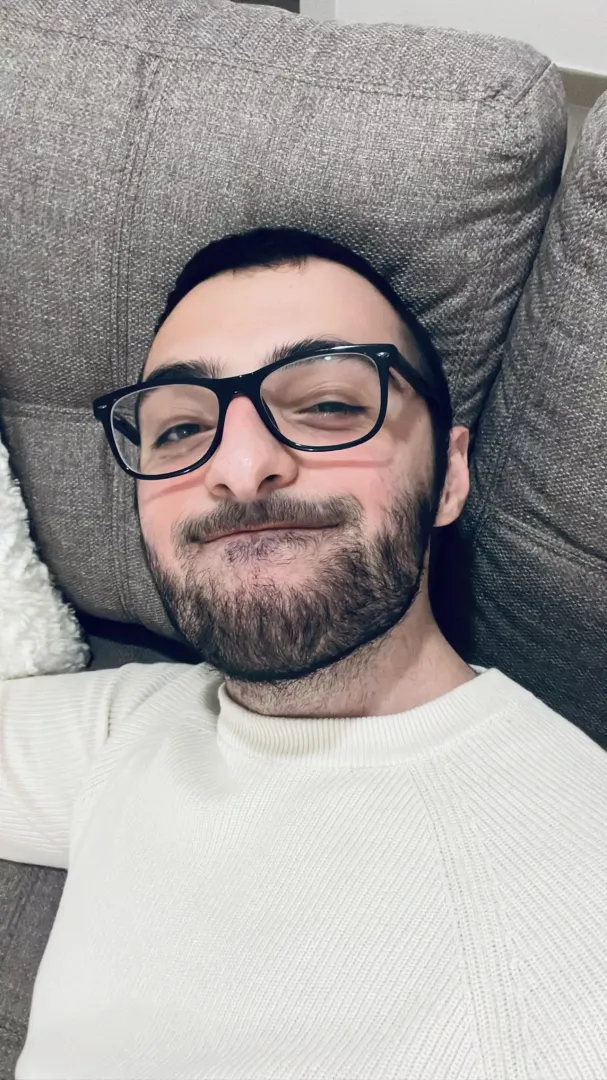 Just here to give off boring Sunday vibes✨✨(DMs are desperately open lol)