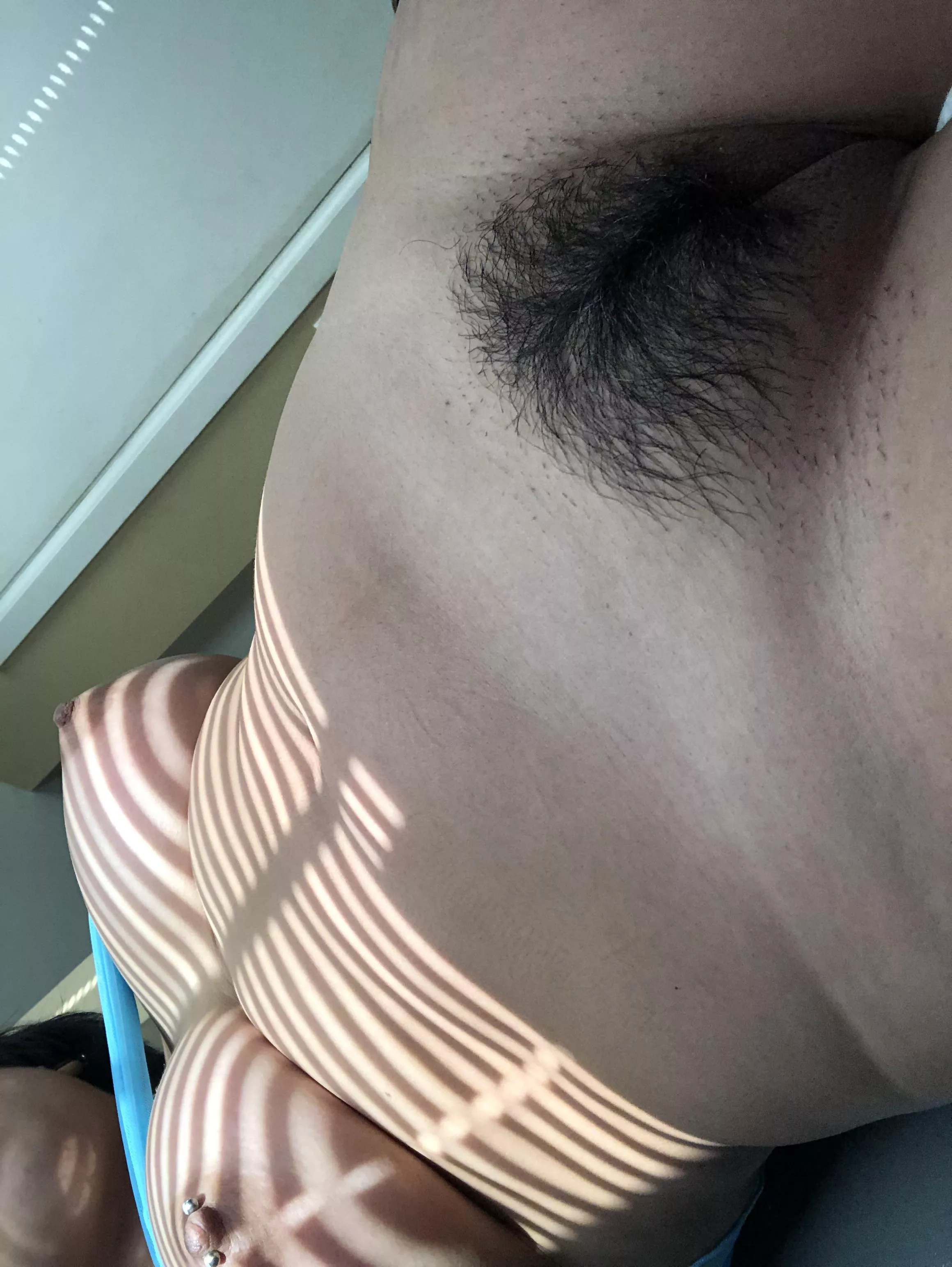 Just hoping you’d wanna kiss and lick it, baby;)