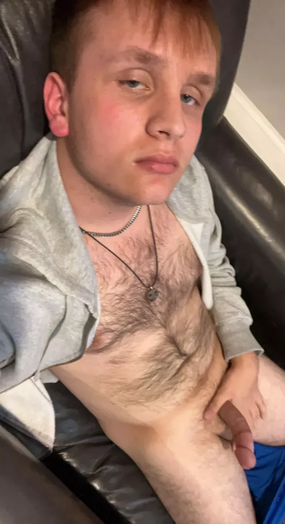 just lounging around (18, dms open)