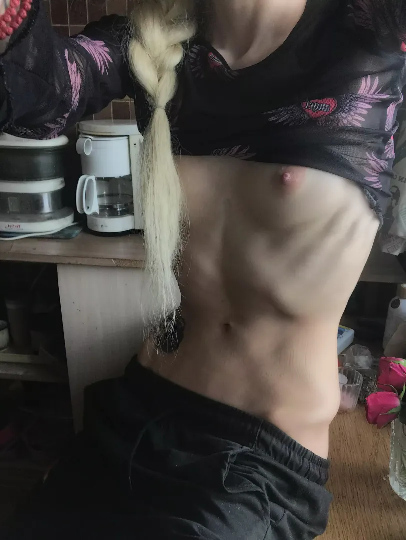 just making sure you saw my hipbones 