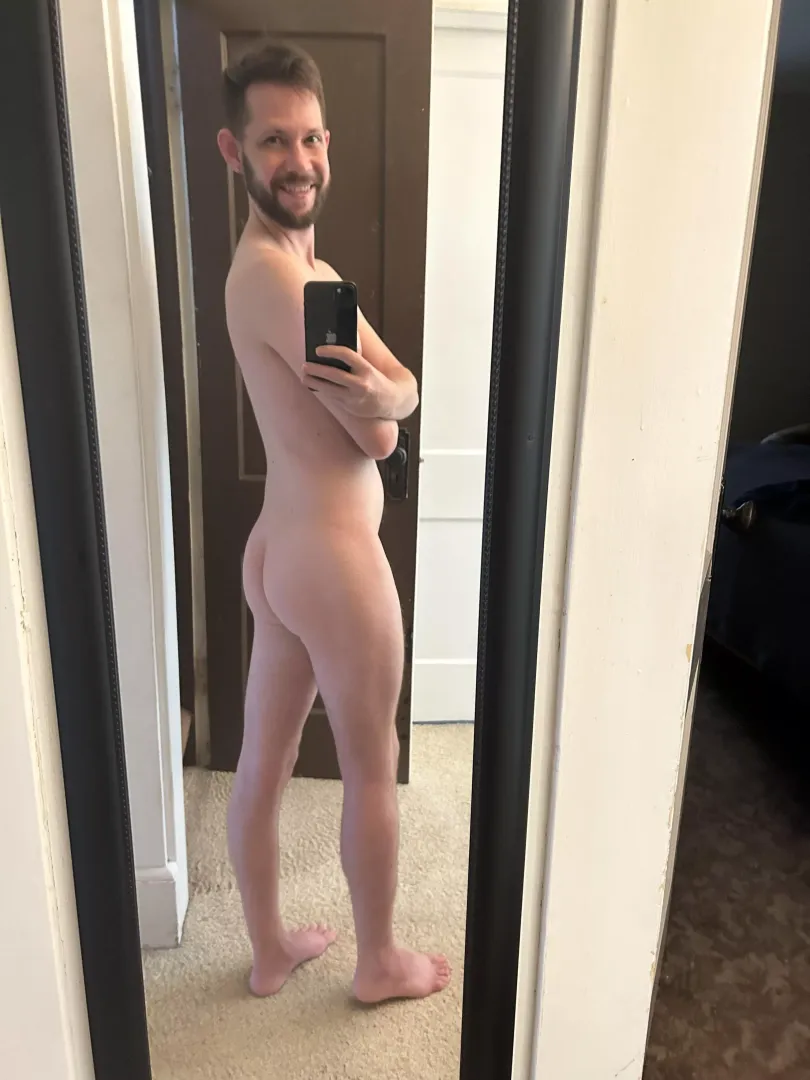 Just moved into my first home. Who wants to break it in with me? True kinky vers here, so possibilities are endless.