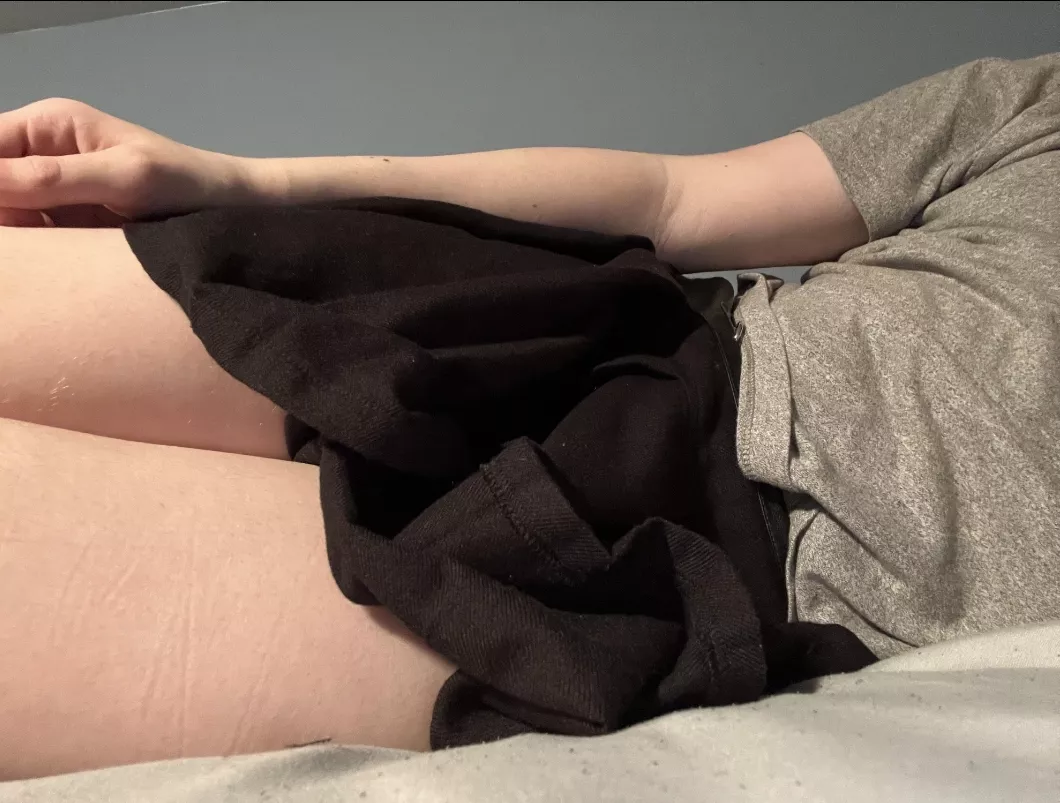 just shaved my thighs <3