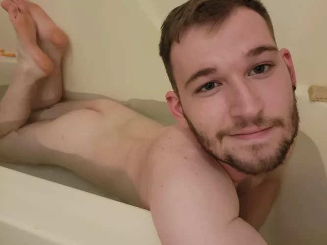 just soaking 🍑