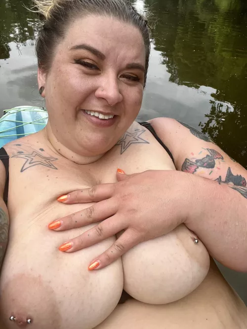 Just some big ol bbw tits out while kayaking on the river ☺️