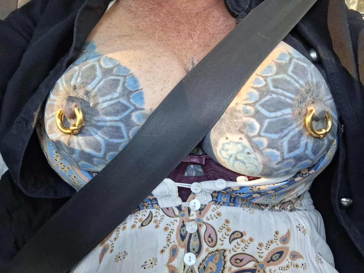 Just some car selfies.
