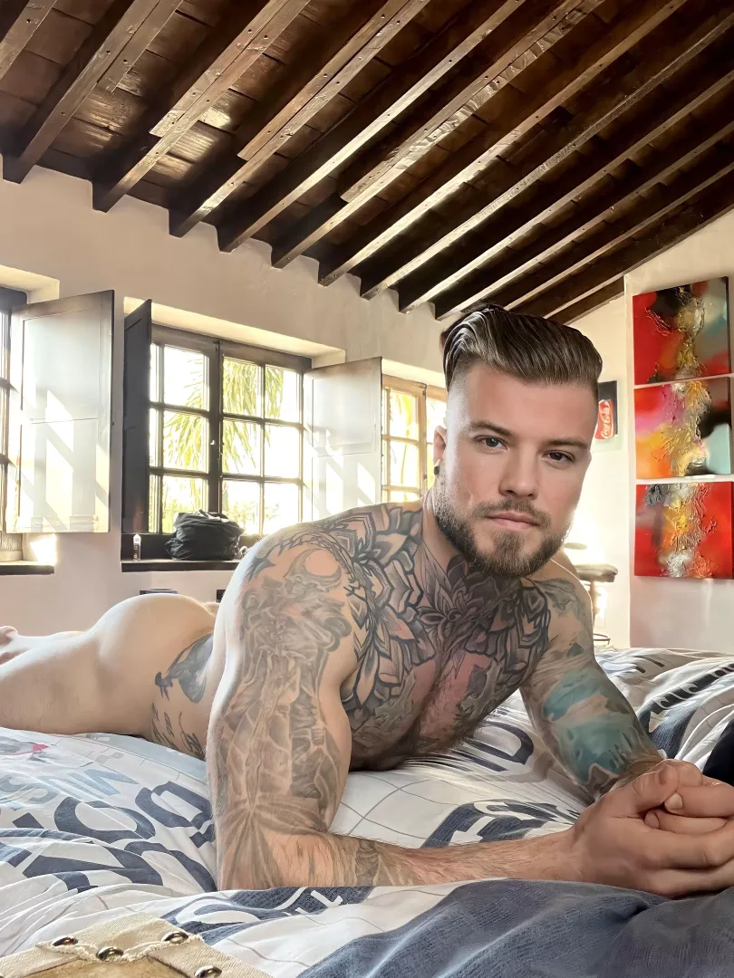 just trying to get a little lay in 🤩