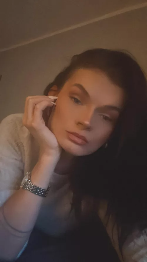 Just two cute people staring at each other 💕