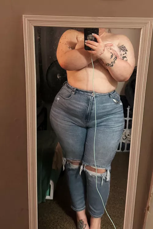 Just want a pretty girl to kiss me everywhere.