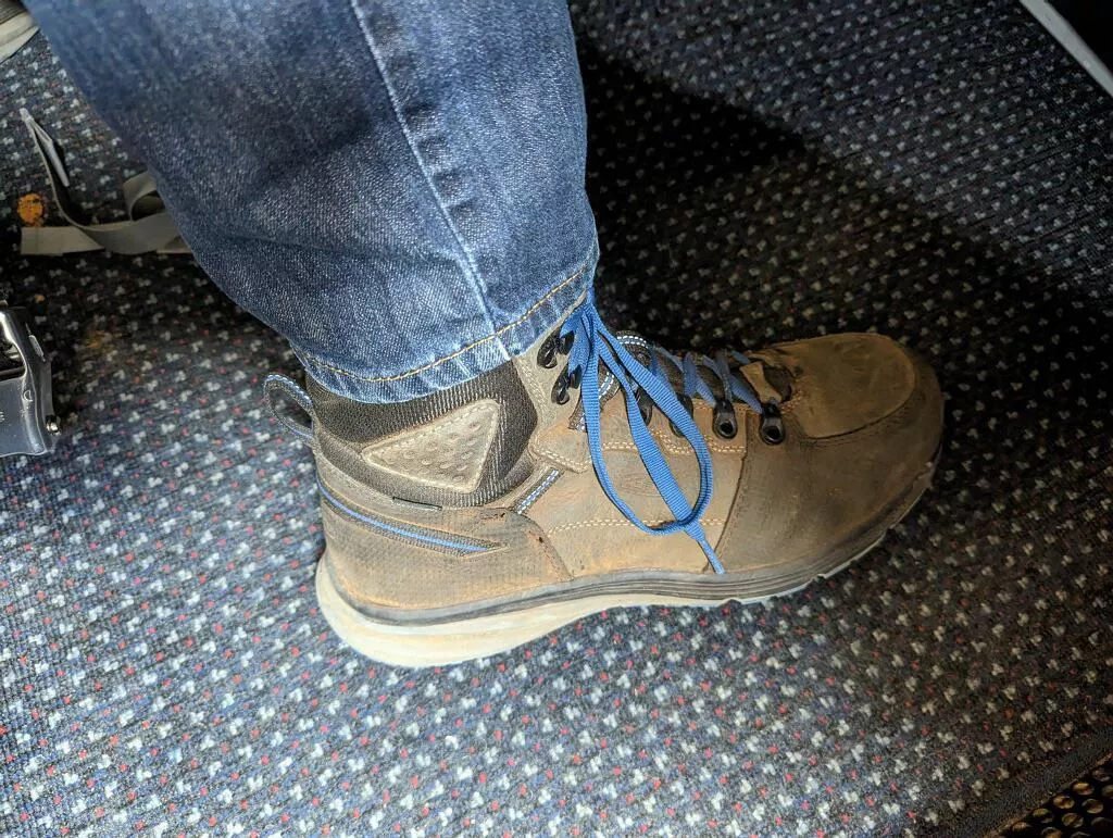 Keen composite toe boot - help me identify? Looks like a Red Hook, but not a current color scheme perhaps?