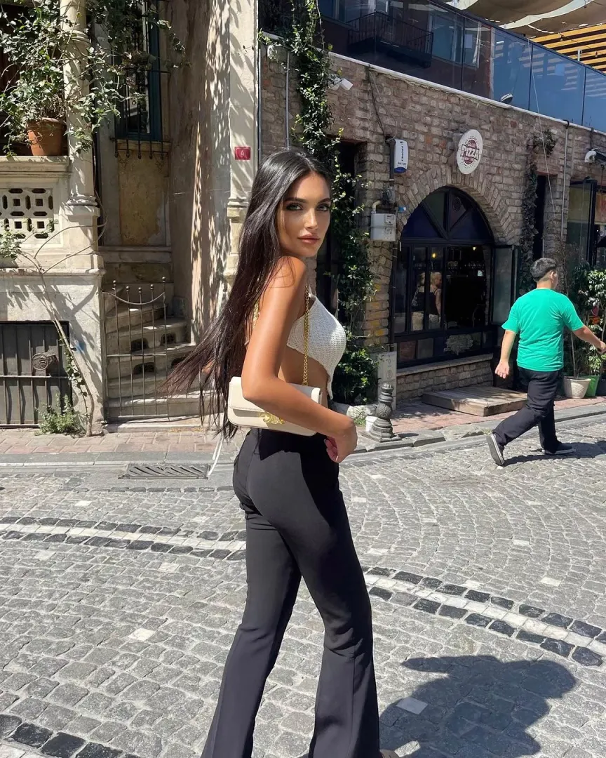Kimberly Bez
