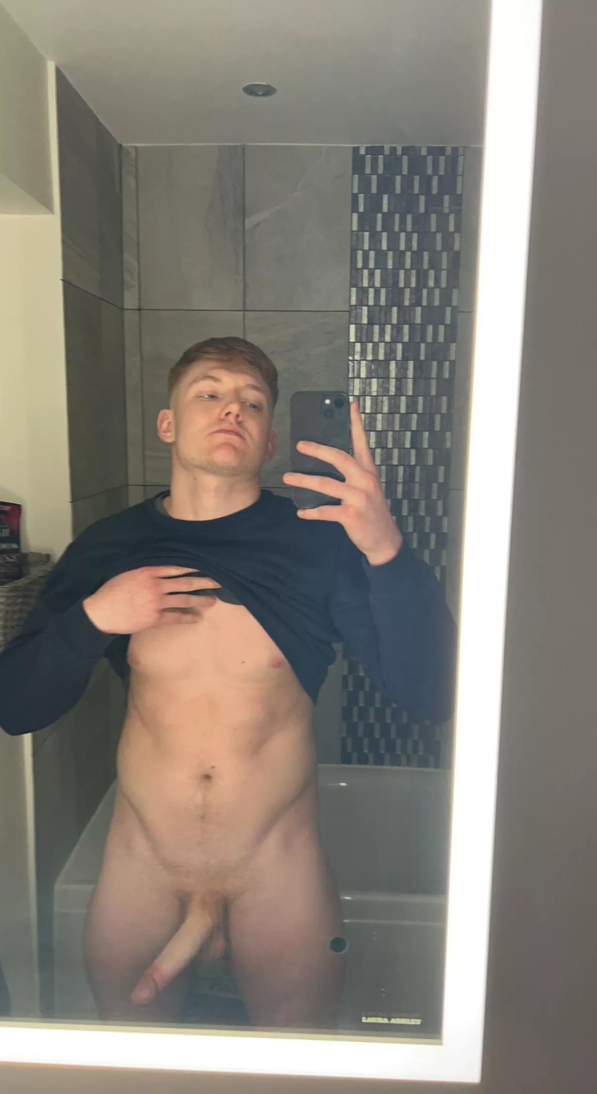 Kinda face reveal 👀