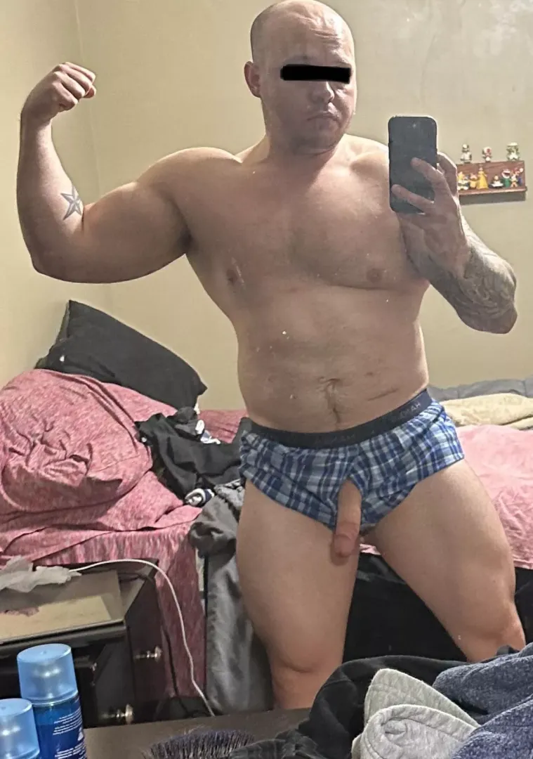 Kinda hunky, kinda chunky.