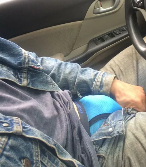 Kinky farm-guy looking for same.