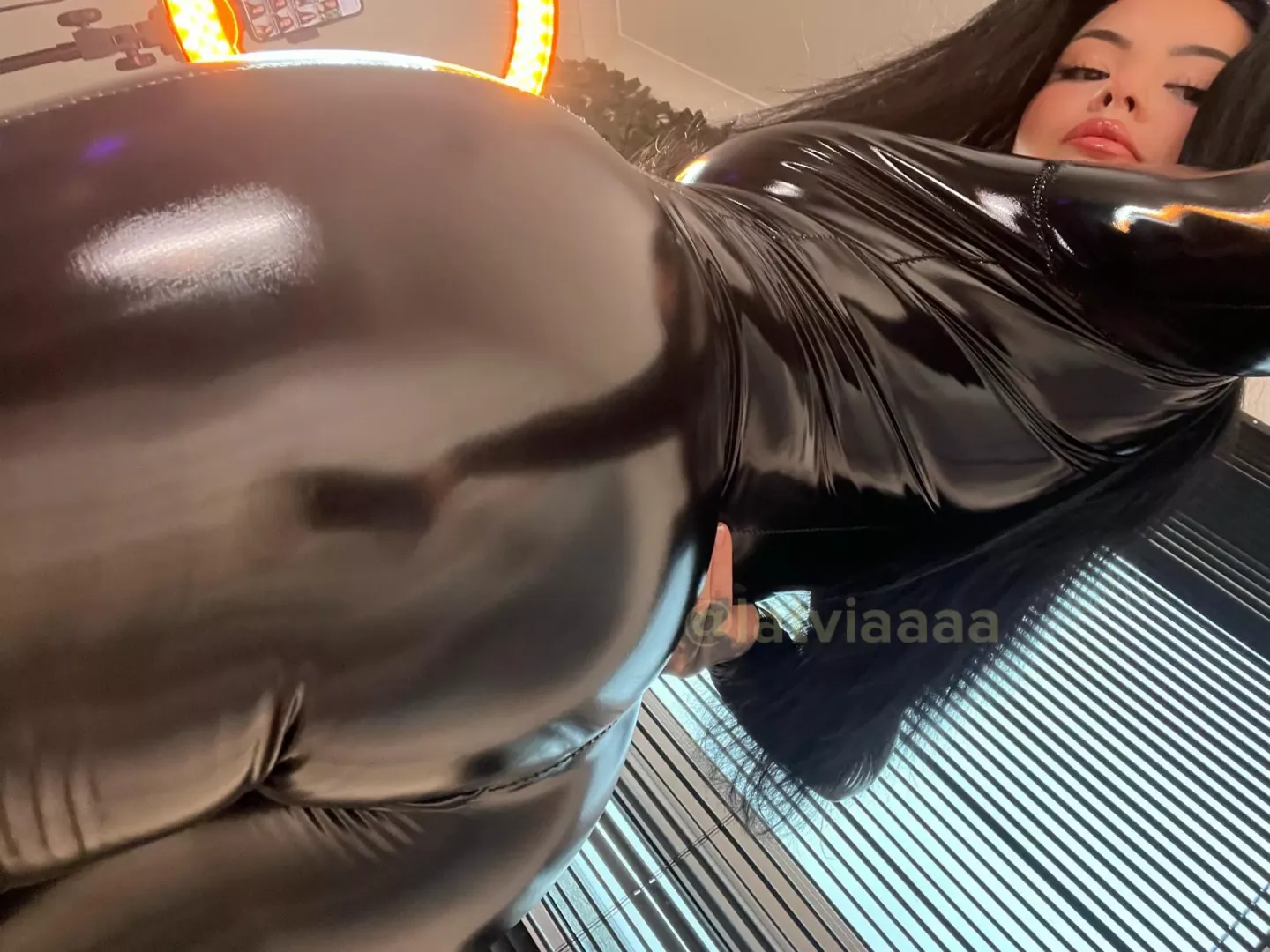 Kiss it