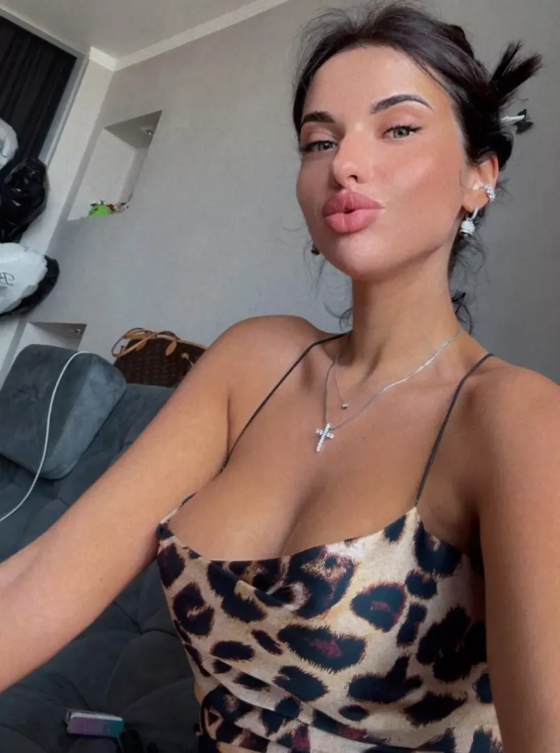 kiss kiss kiss