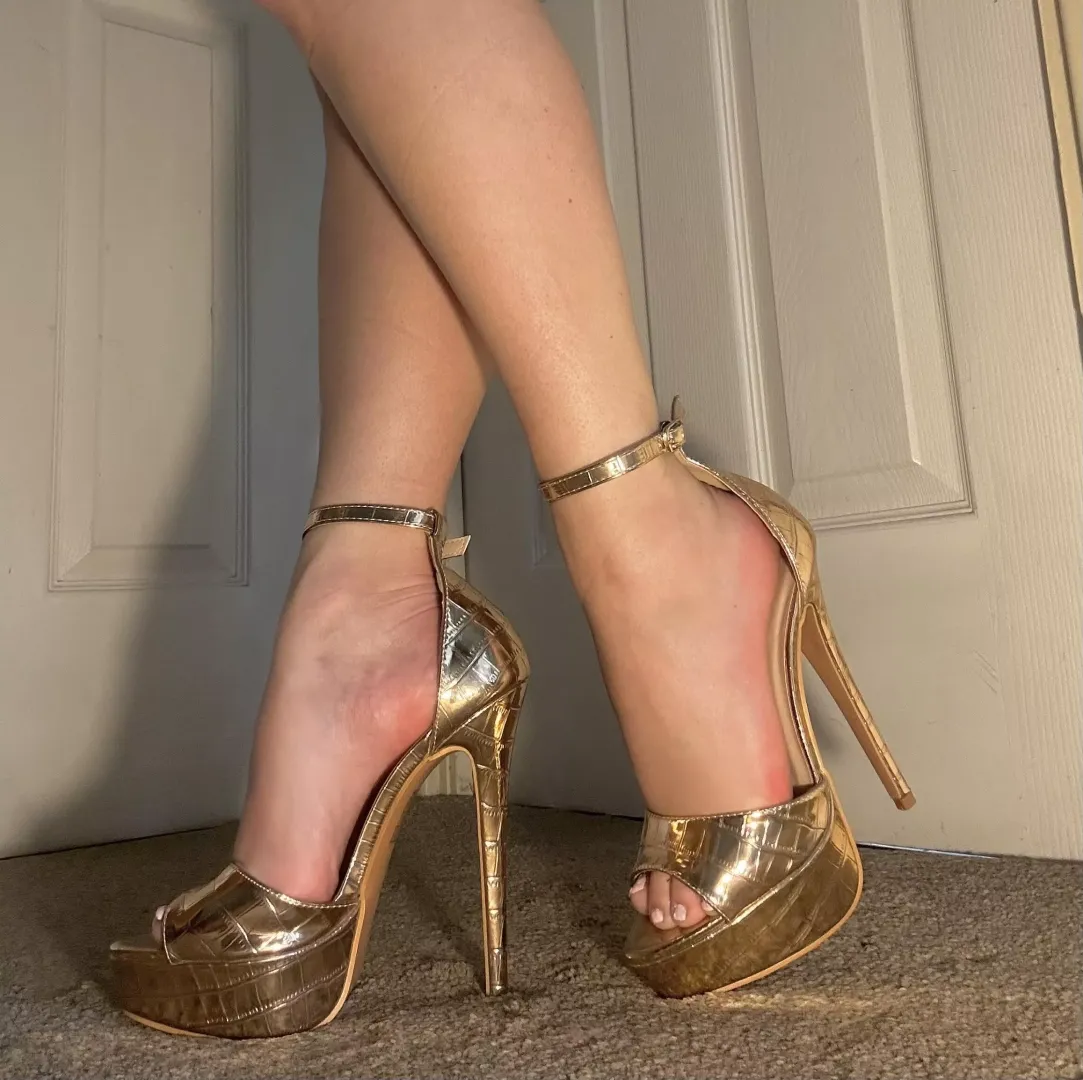 Kiss my feet💋