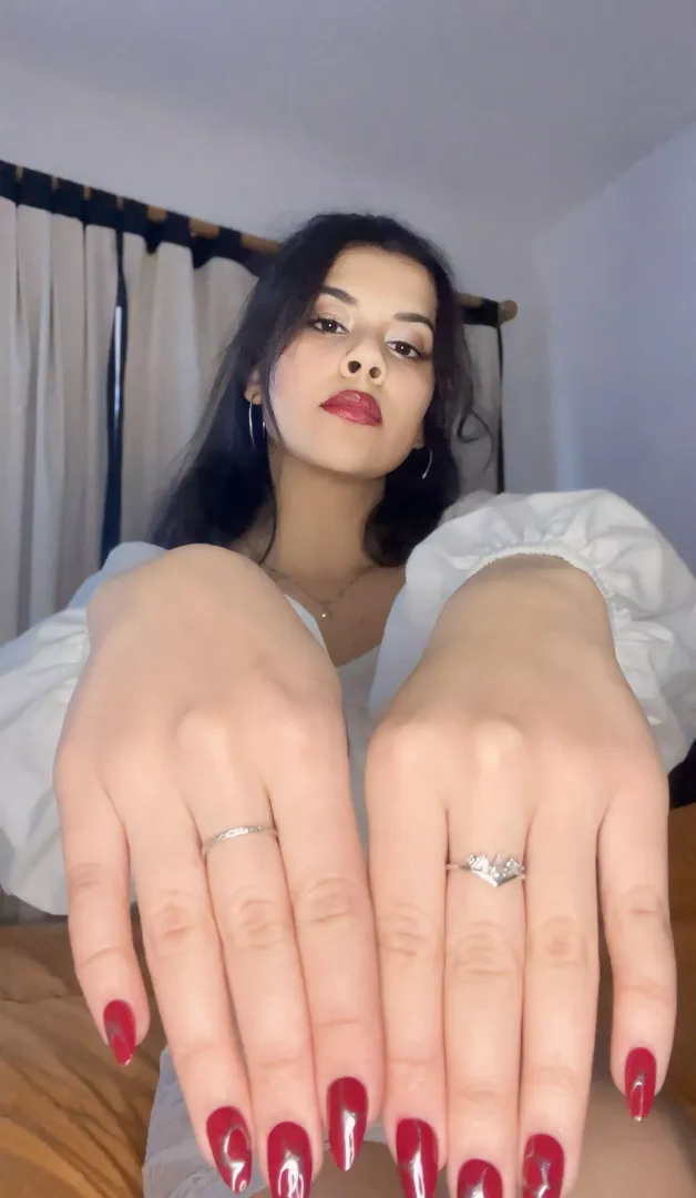 Kiss my nails