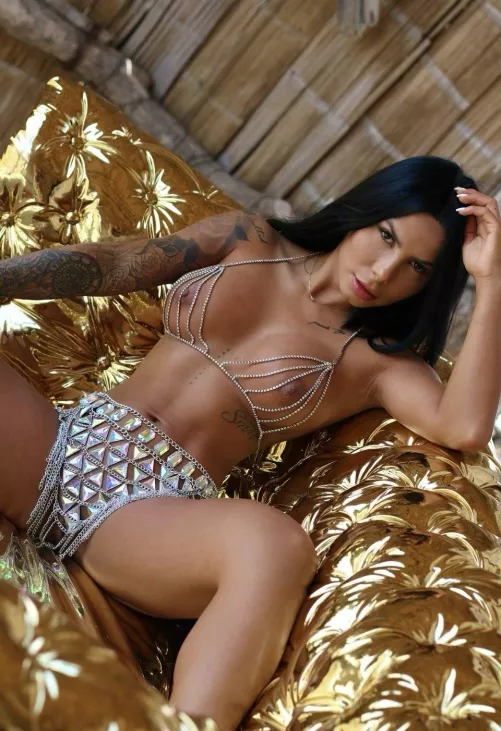 Kiss my nips to make hard 🤯