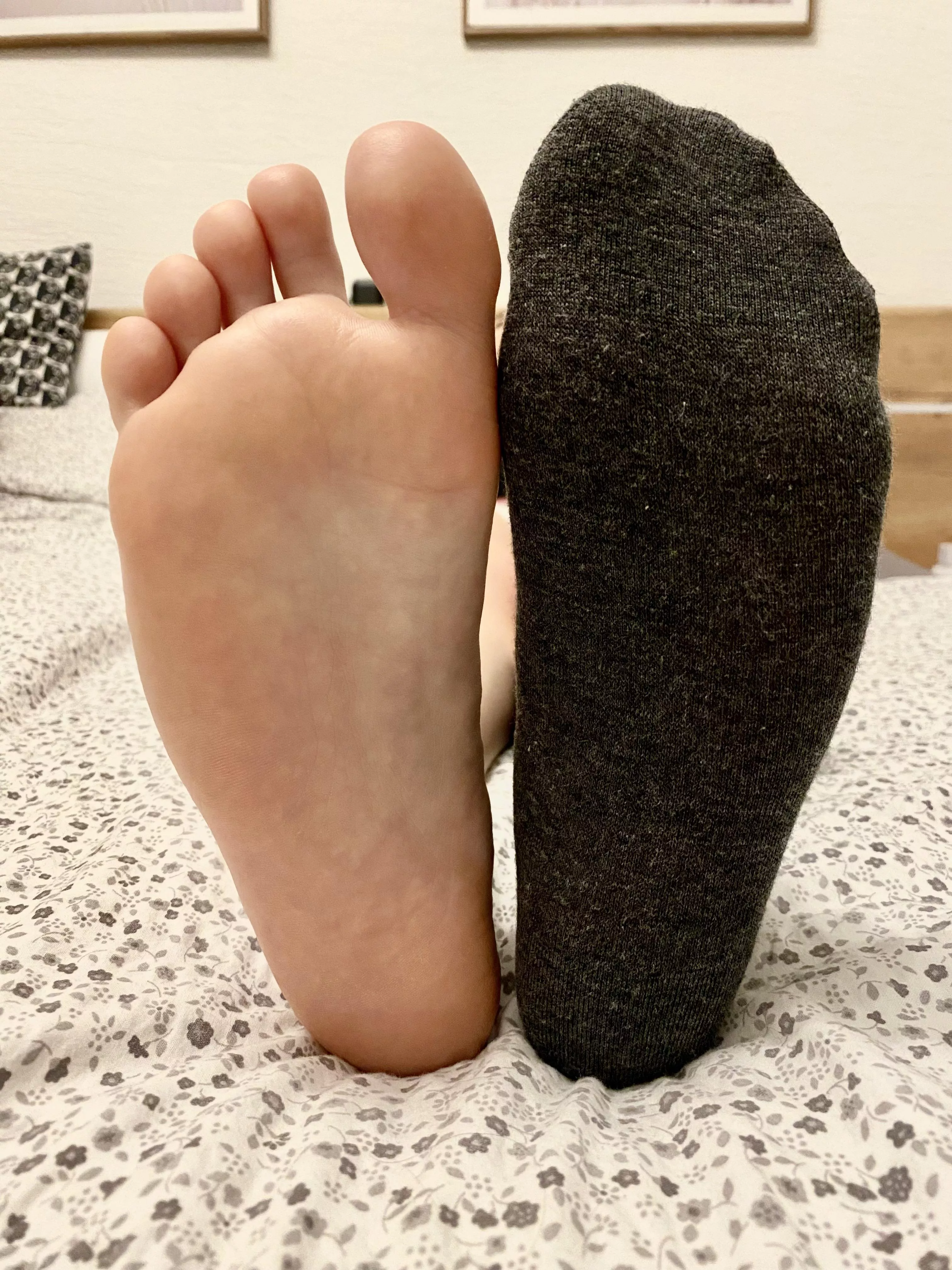 Kisses, licks, massages and rubbings are welcome 🥵❤️