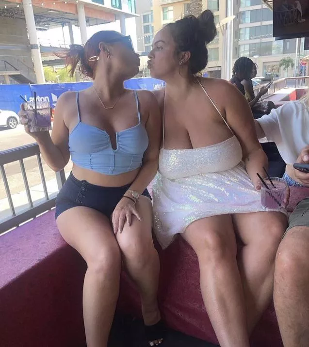 Kissy kissy
