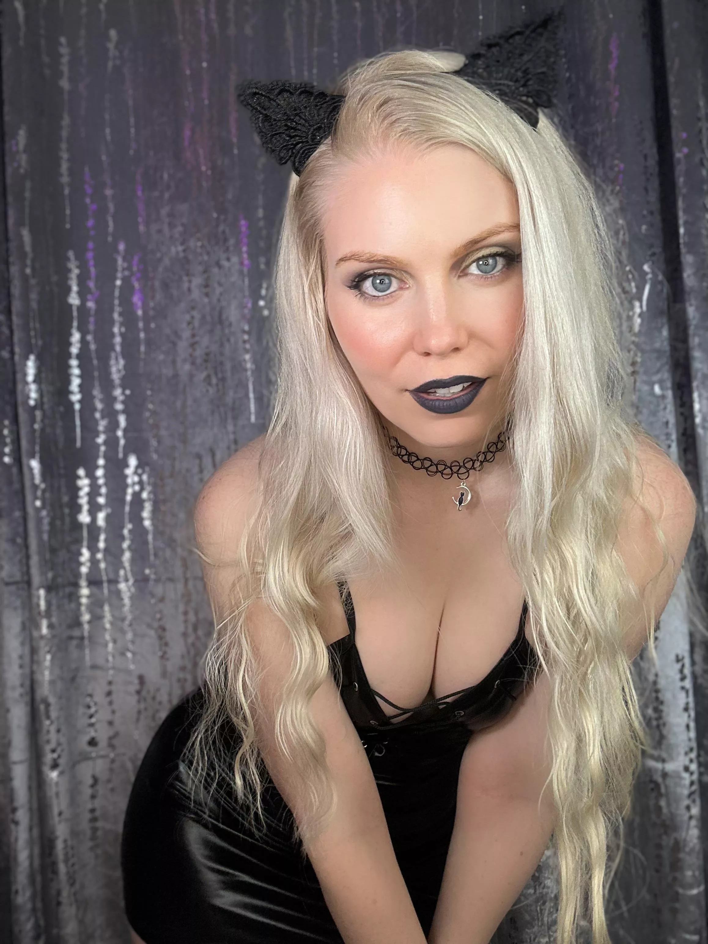 Kitty titties!
