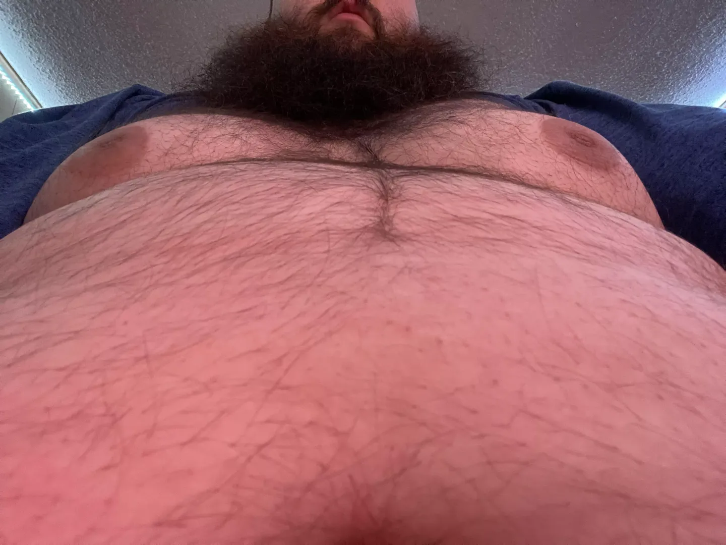 Ladies, do you like the view? Who likes big hairy bearded guys? Let’s chat and play.