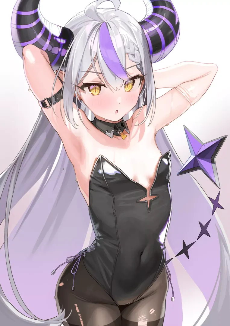 Laplus' sweaty armpits 😋