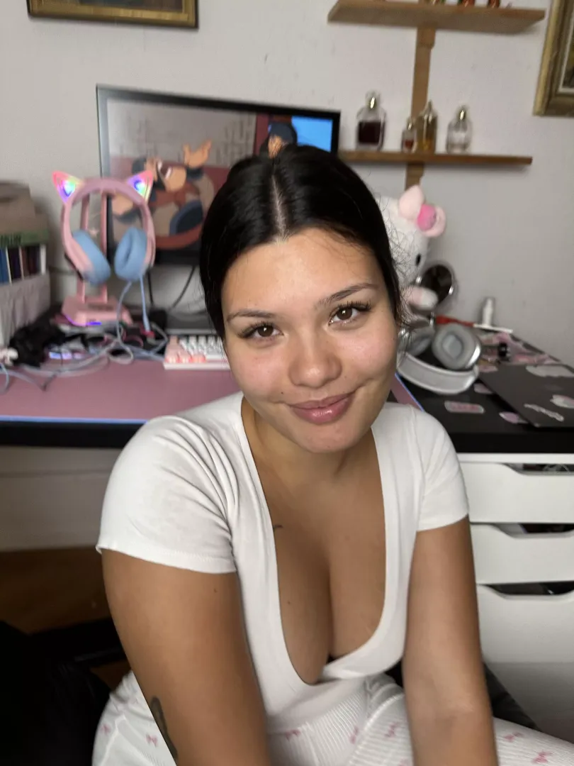 lara @laraleebby
