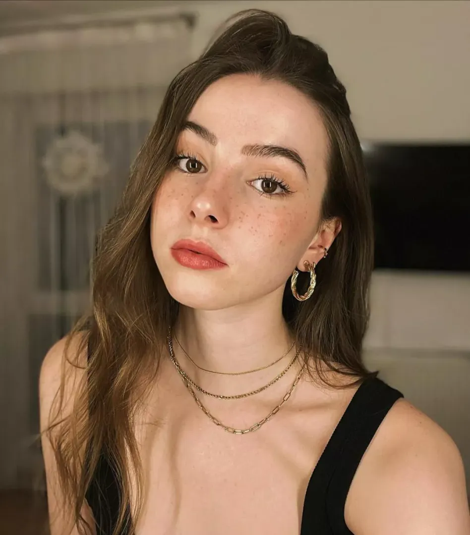 Lara Marie