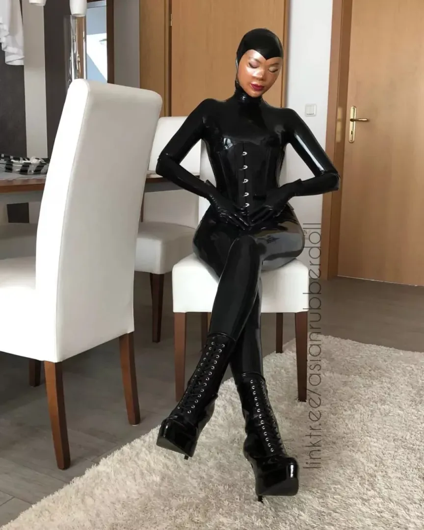 Latex Beauty 🖤